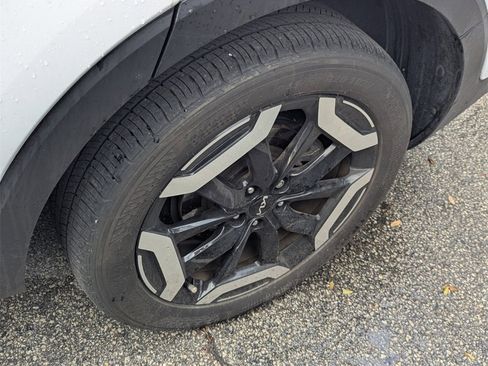 Used 2024 Kia Telluride S image 10