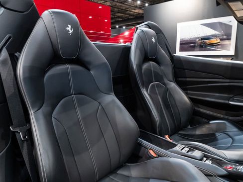 Certified 2023 Ferrari F8 Tributo RWD image 41