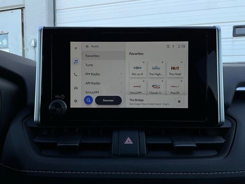 Used 2025 Toyota RAV4 XLE image 31