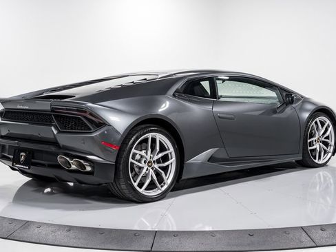 Used 2018 Lamborghini Huracan LP 580-2 image 3
