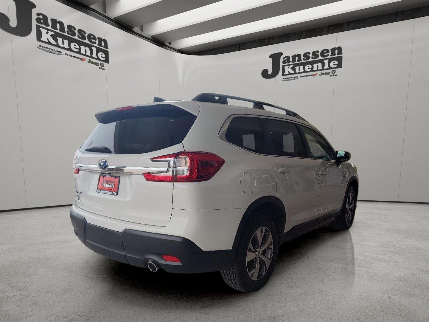 Used 2025 Subaru Ascent Premium AWD/4WD image 3