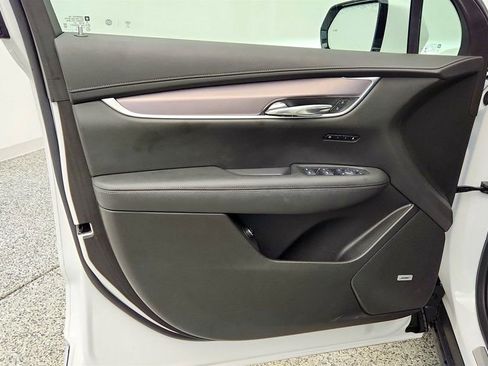 Used 2023 Cadillac XT6 Luxury FWD image 11