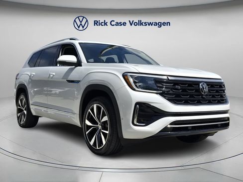 Certified 2024 Volkswagen Atlas SEL Premium R-Line image 8