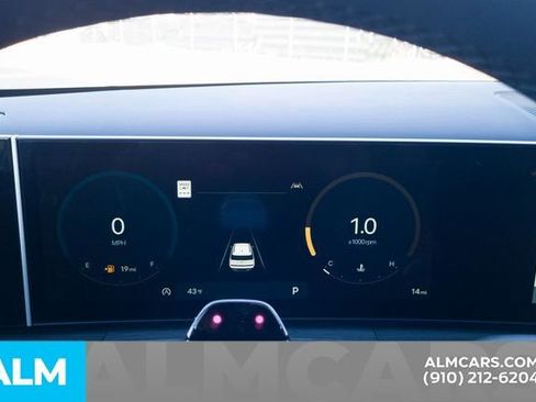 Used 2025 Hyundai Santa Fe Limited image 29