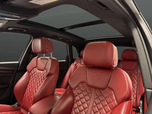 Used 2019 Audi SQ5 Prestige w/ Prestige Package image 7