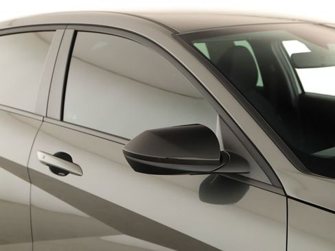 Used 2025 Hyundai Elantra Sport image 35