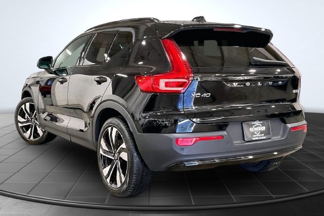 Certified 2023 Volvo XC40 B5 Plus w/ Climate Package AWD/4WD image 16