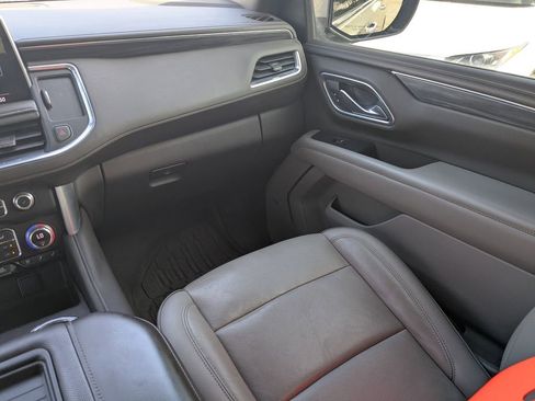 Used 2021 GMC Yukon XL SLT w/ SLT Premium Package image 21