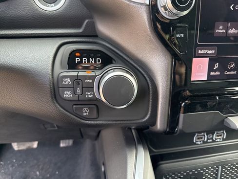 New 2026 RAM 1500 4x4 Crew Cab image 14