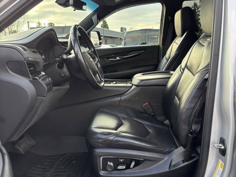 Used 2018 Cadillac Escalade ESV Platinum image 29