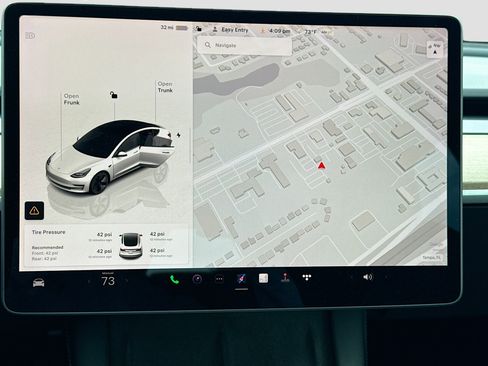 Used 2023 Tesla Model 3 Standard Range RWD image 32