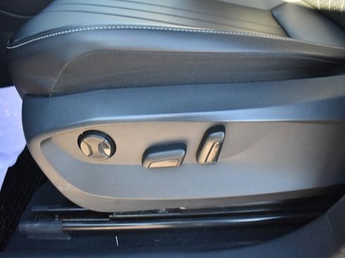 Used 2022 Volkswagen Tiguan SE R-Line image 14