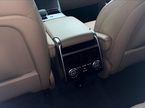 Used 2025 Land Rover Range Rover SE AWD/4WD image 24