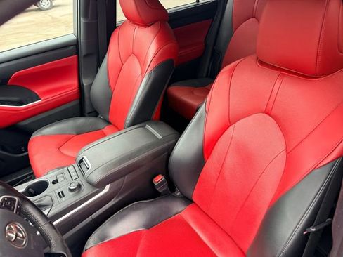 Used 2022 Toyota Highlander XSE image 13