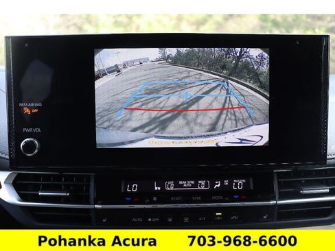 Used 2025 Toyota Sienna XLE Woodland Edition image 17