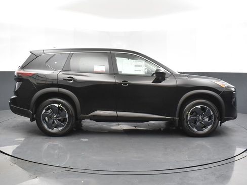 New 2026 Nissan Rogue SV w/ SV Premium Package image 4