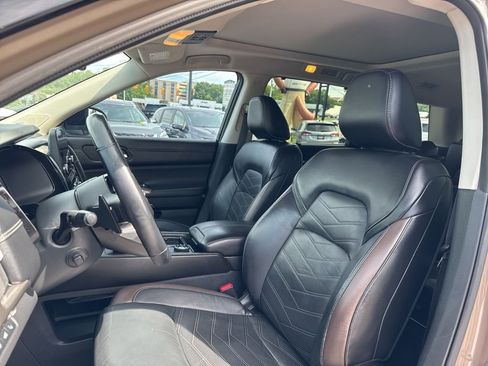 Used 2023 Nissan Pathfinder Platinum AWD/4WD image 15