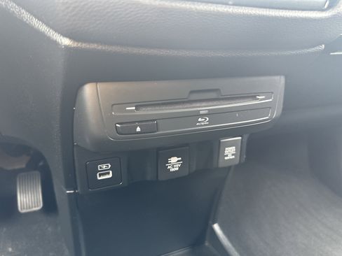 Used 2024 Honda Odyssey Elite image 37