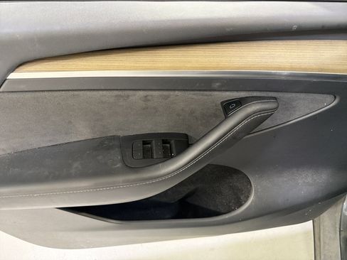 Used 2023 Tesla Model Y Long Range image 15