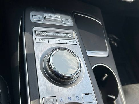 Used 2022 Genesis GV70 2.5T AWD/4WD image 22