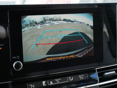 Certified 2025 Toyota Sienna LE image 28