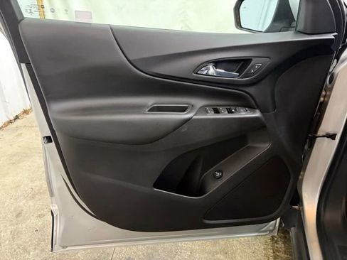 Used 2021 Chevrolet Equinox LT image 35
