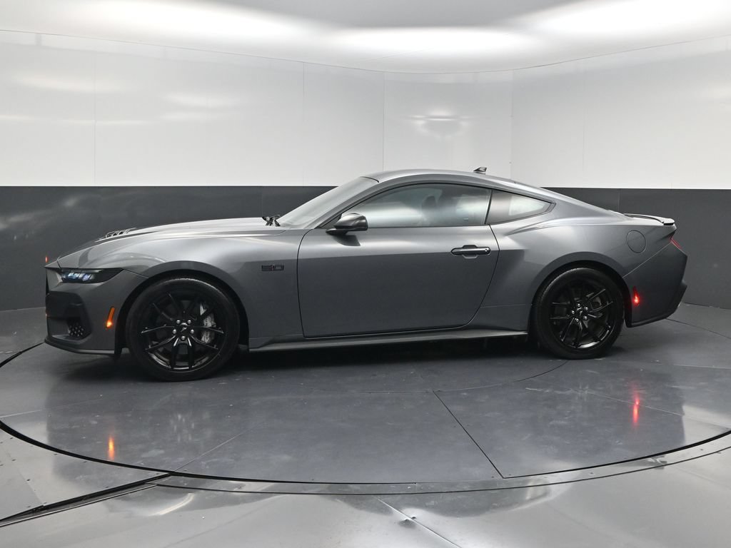 Used 2025 Ford Mustang GT Premium RWD image 3