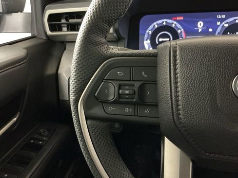 Used 2025 Toyota Tacoma Trailhunter AWD/4WD image 15