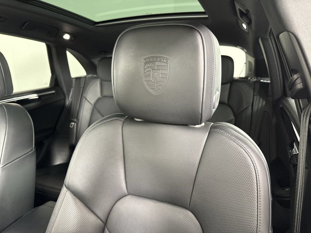 Certified 2026 Porsche Macan S AWD/4WD image 40