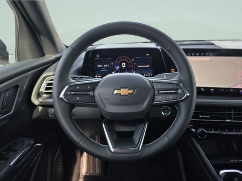 New 2026 Chevrolet Traverse LT w/ Driver Confidence Package FWD image 19