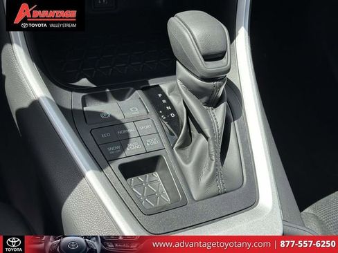 Certified 2025 Toyota RAV4 LE AWD/4WD image 35