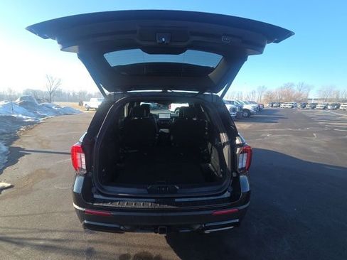Used 2025 Ford Explorer ST-Line image 10
