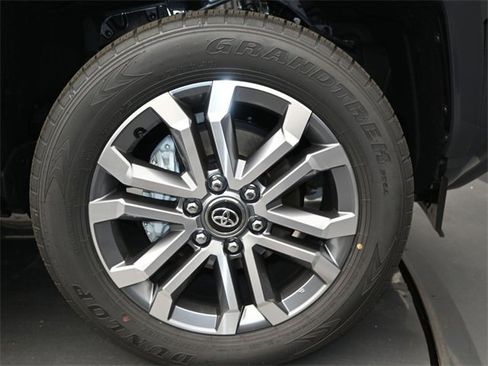 New 2025 Toyota 4Runner Limited image 18