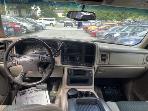 Used 2003 Chevrolet Avalanche 4x4 w/ Suspension Package, Off-Road image 21