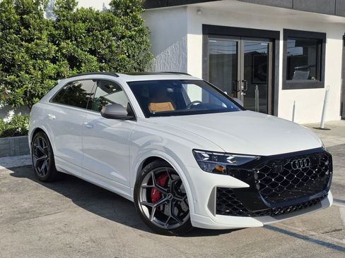 Used 2025 Audi RS Q8 performance AWD/4WD image 2