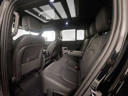 Certified 2023 Land Rover Defender 130 SE AWD/4WD image 23