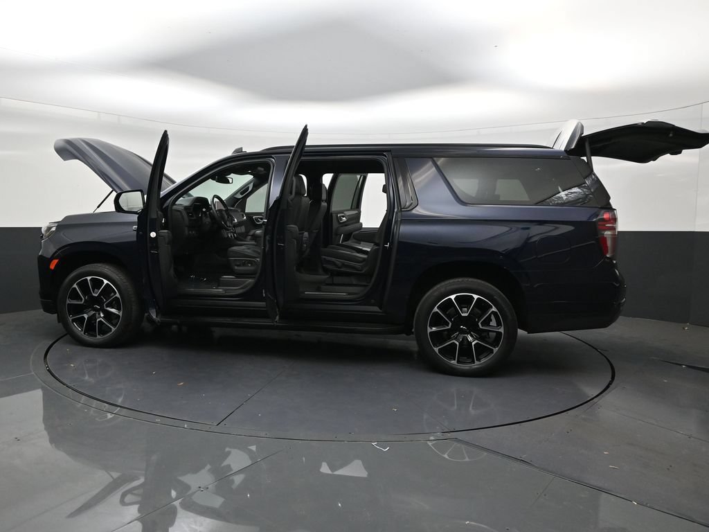 Used 2024 Chevrolet Suburban RST w/ Luxury Package RWD image 30