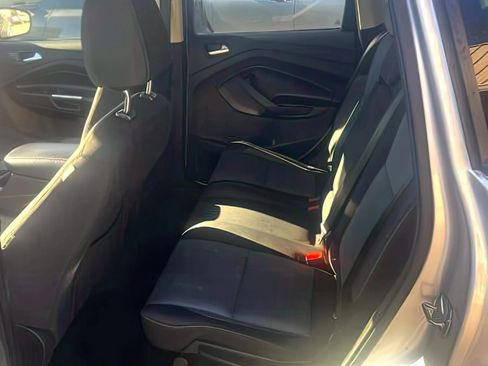 Used 2017 Ford Escape SE image 8