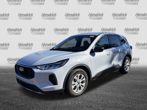 Used 2025 Ford Escape Active w/ Active Premium Tech Pack image 5