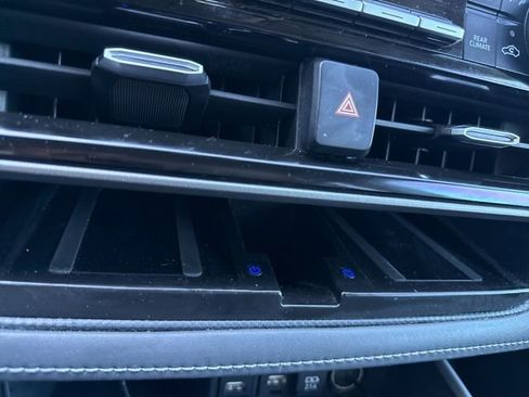 Used 2021 Toyota Highlander XLE image 17