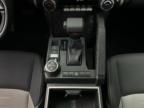 Used 2025 Toyota Tacoma TRD Off-Road image 13