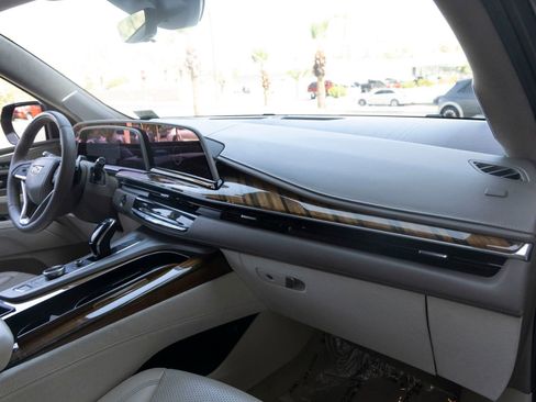 Used 2023 Cadillac Escalade Sport Platinum AWD/4WD image 28