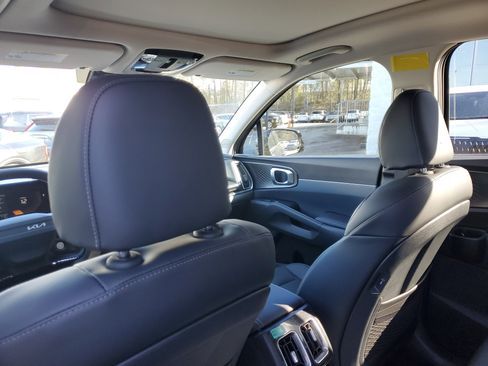 New 2026 Kia Sorento EX w/ EX Premium Package FWD image 12
