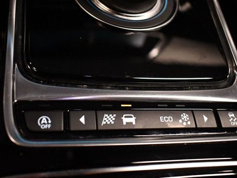 Used 2020 Jaguar F-PACE Premium image 54