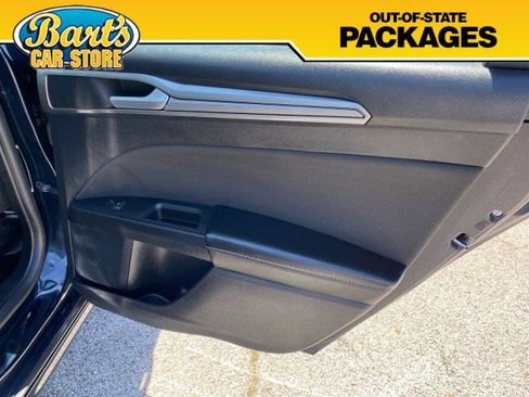 Used 2020 Ford Fusion SE FWD image 8