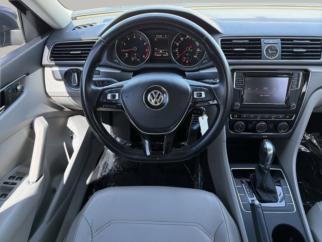 Used 2017 Volkswagen Passat 1.8T R-Line w/ R-Line Lighting Package FWD image 13