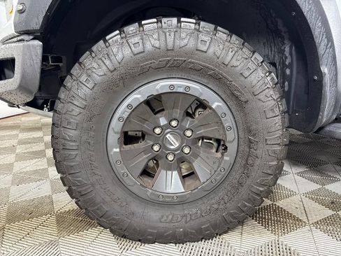 Used 2017 Ford F150 Raptor w/ Equipment Group 802A Luxury AWD/4WD image 14