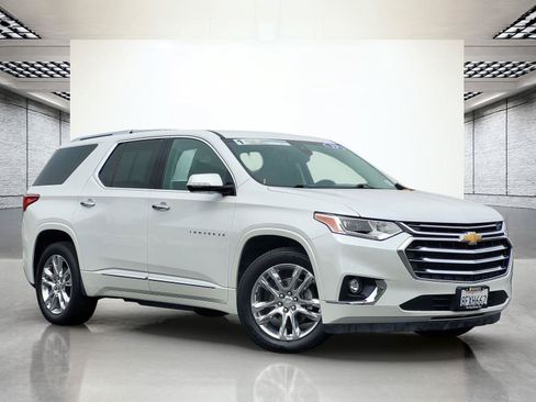 Used 2019 Chevrolet Traverse High Country AWD/4WD image 2