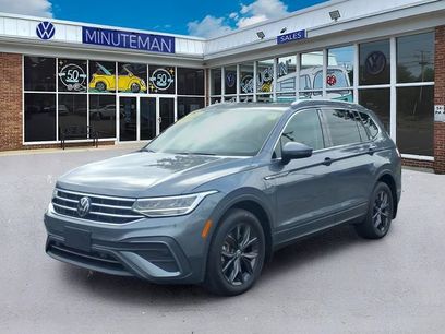 Certified 2024 Volkswagen Tiguan SE w/ Panoramic Sunroof Package