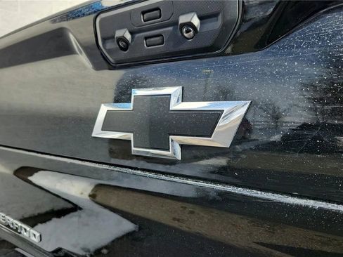 Used 2024 Chevrolet Silverado 2500 ZR2 image 14